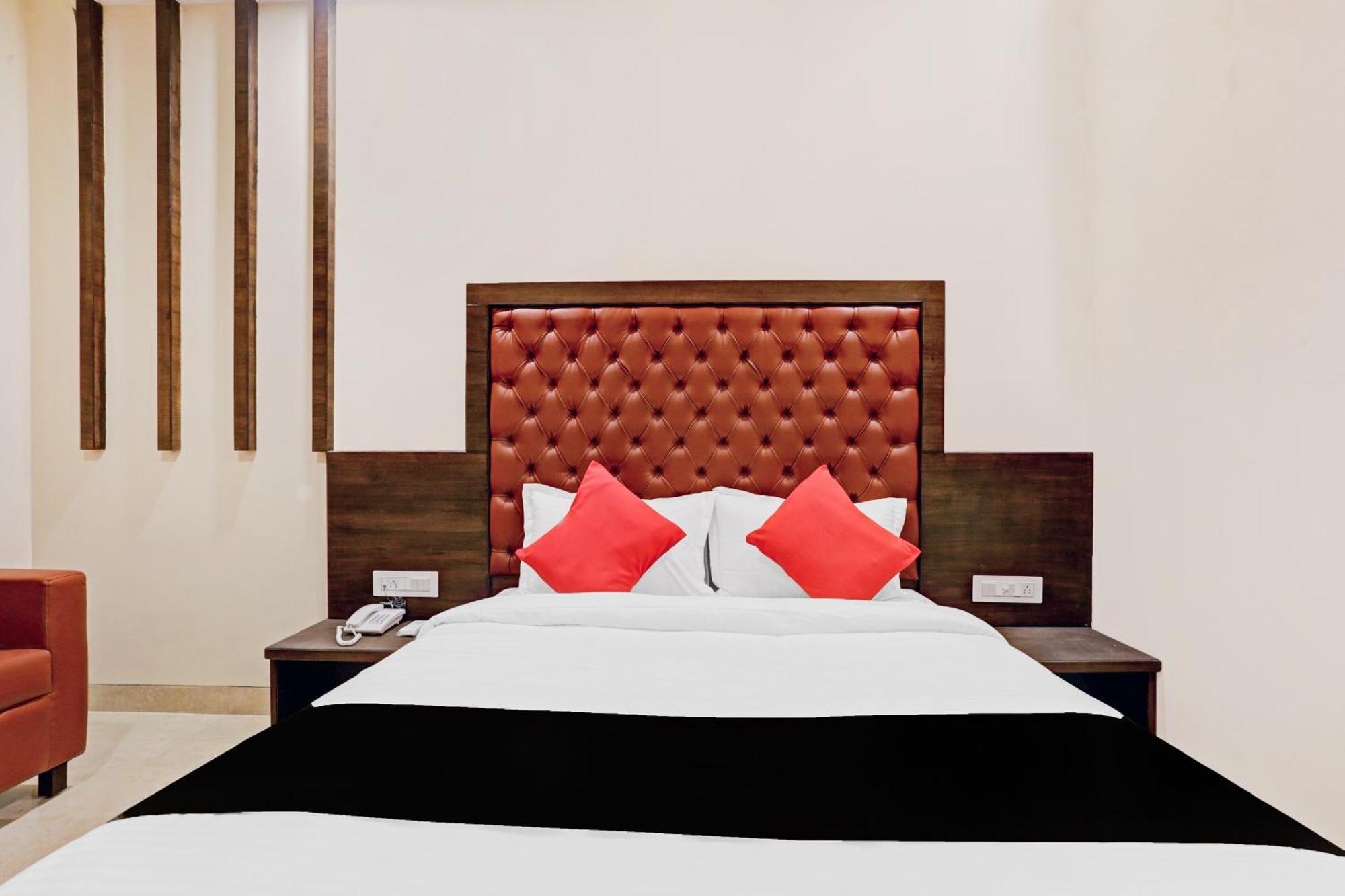 Capital O 80951 Hotel Vertigo Suite Βομβάη Εξωτερικό φωτογραφία