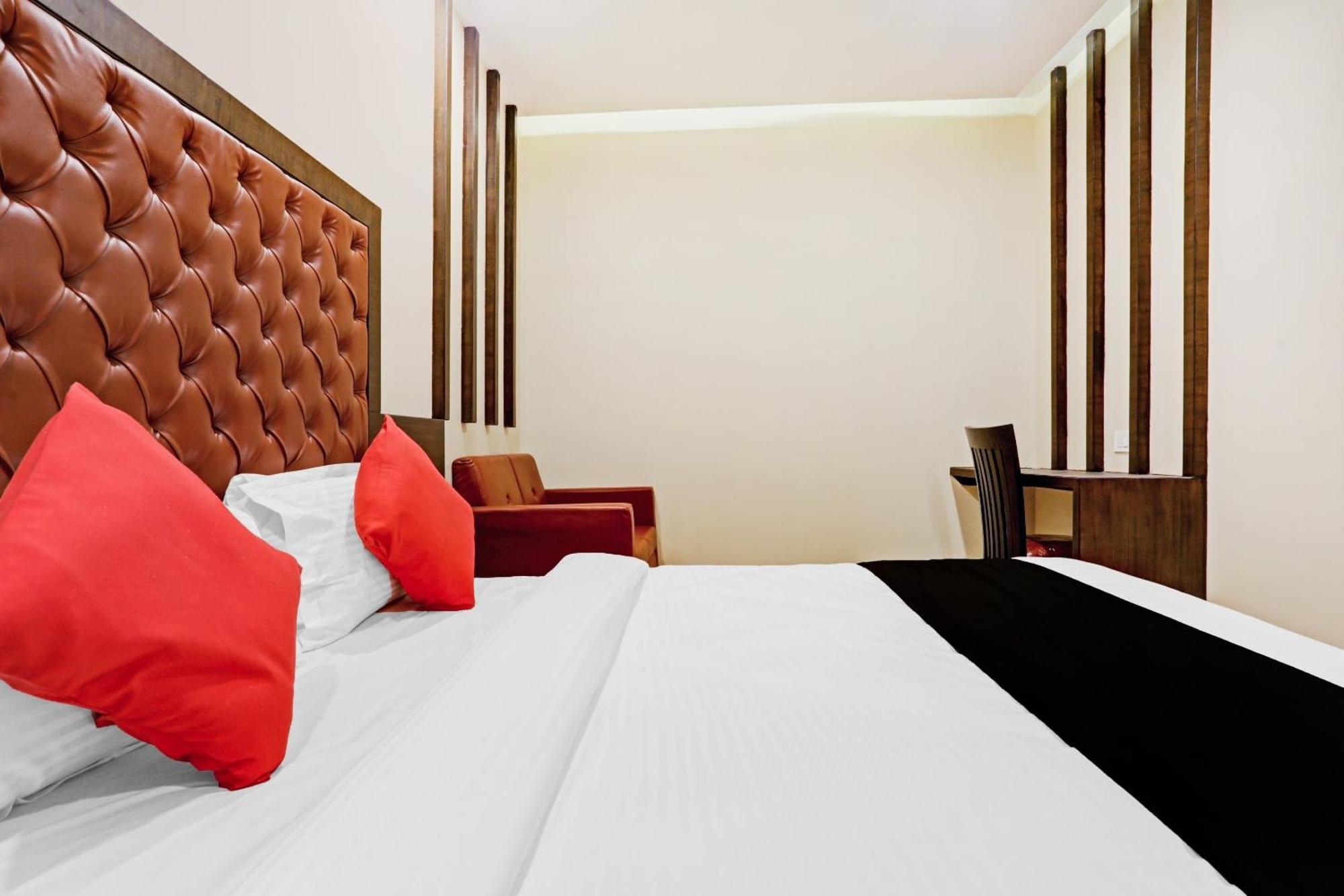 Capital O 80951 Hotel Vertigo Suite Βομβάη Εξωτερικό φωτογραφία
