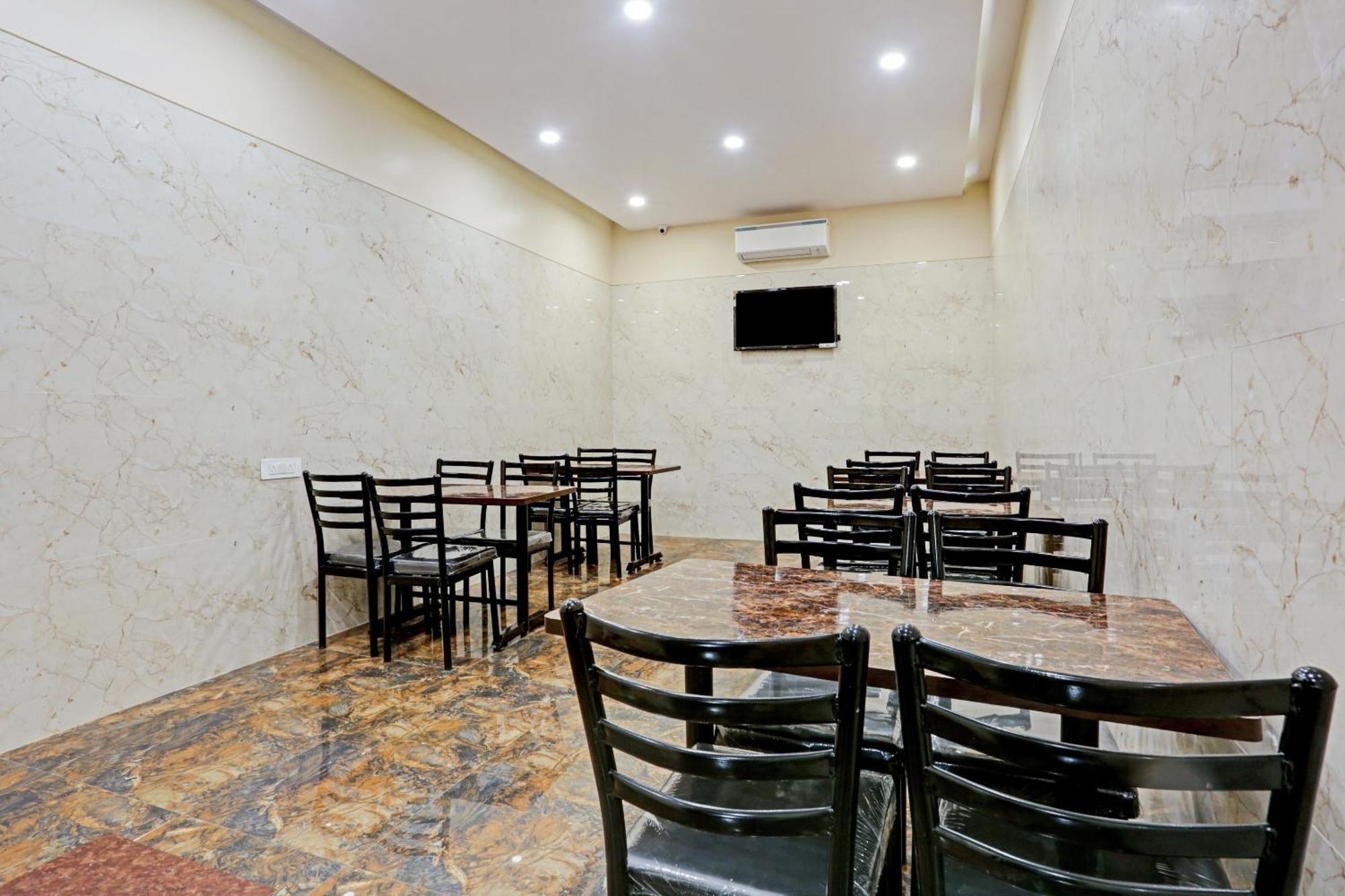 Capital O 80951 Hotel Vertigo Suite Βομβάη Εξωτερικό φωτογραφία